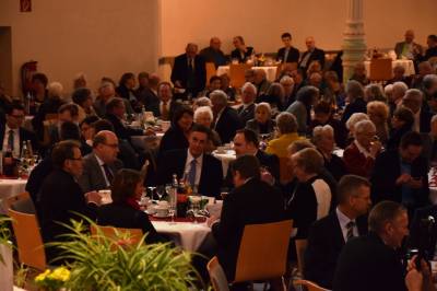 David McAllister unterhält sich angeregt mit Steffen Kampeter und Dr. Tim Ostermann.