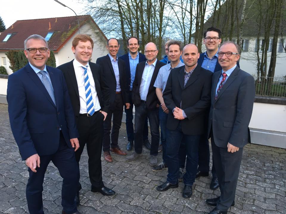 von links: CDU-Landtagskandidat Klaus Oehler, Vorsitzende René Siekmann, CDU-Fraktionsvorsitzender Frank Jaksties, Beisitzer Philip Kleineberg, Detlev Göhner, Friedrich Kamp, Stefan Böske, Schriftführer Marcel Leeferink, stv. Vorsitzender Joachim Ebmeyer, von links: CDU-Landtagskandidat Klaus Oehler, Vorsitzende René Siekmann, CDU-Fraktionsvorsitzender Frank Jaksties, Beisitzer Philip Kleineberg, Detlev Göhner, Friedrich Kamp, Stefan Böske, Schriftführer Marcel Leeferink, stv. Vorsitzender Joachim Ebmeyer,