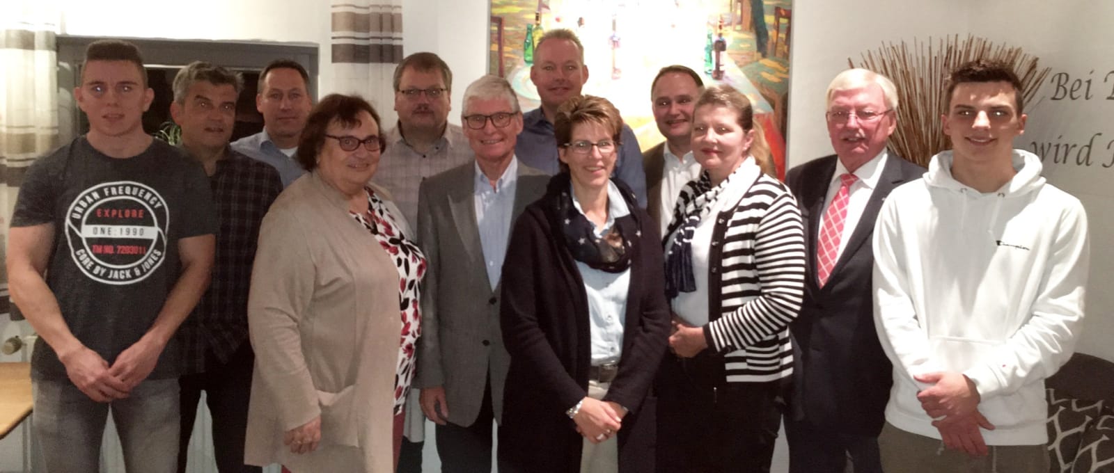 Auf dem Foto von links nach rechts = Patrick Rhode, Thomas Heisel, Frank Oberschmidt, Anke Ober-Cassebaum, Reinhard Uthoff, Dirk Blank, Marco Mhle, Tanja Maron, Dr. Tim Ostermann, Marie-Luise Horst-Eckert, Friedel Mhle, Paul-Vincent Horst